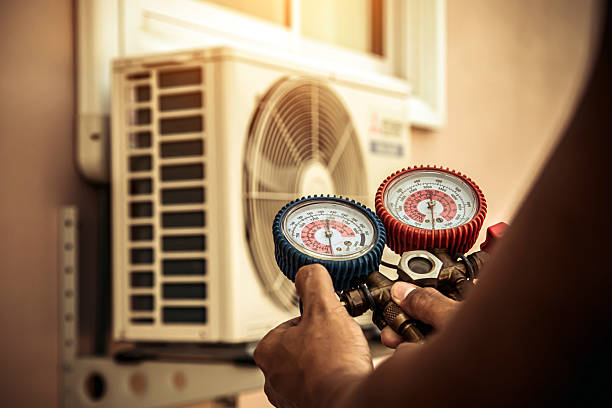 Professional Hvac Installation technician working in Kenton, DE